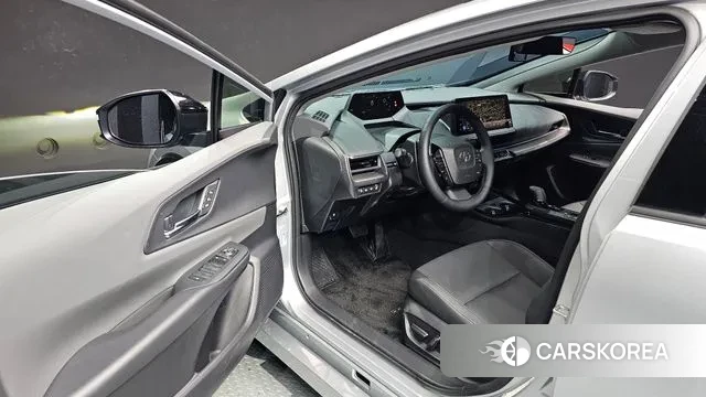 Toyota Prius 5th Generation 2025 Серебряный из Кореи, фото 3