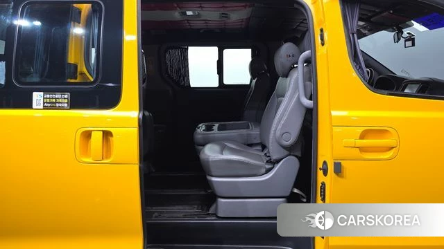 Hyundai The New Grand Starex 2018 Желтый из Кореи, фото 3