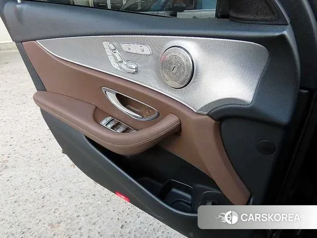 Mercedes-Benz E-Class W213 2018 Синий из Кореи, фото 3