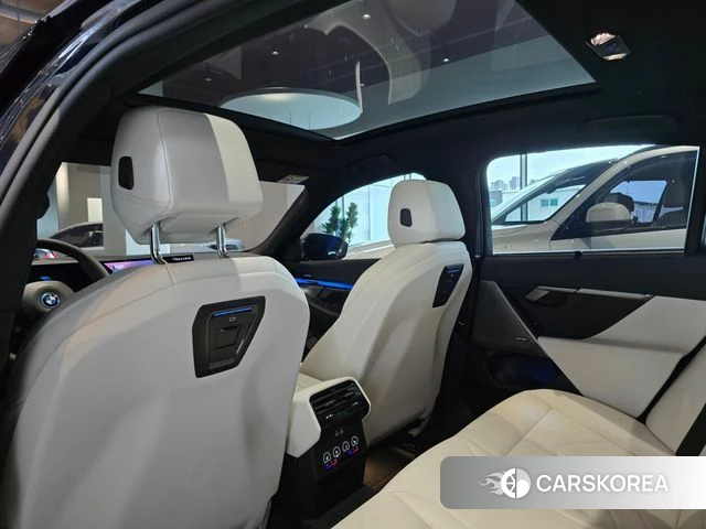 BMW i5 (G60) 2025 Черный из Кореи, фото 3