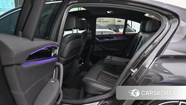 BMW 5 Series (G30) 2022 Серый из Кореи, фото 3