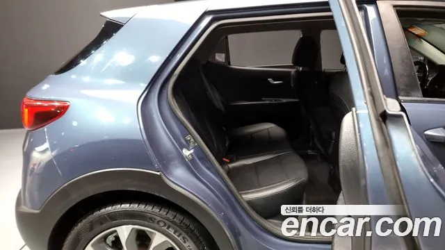 Kia Stonic 2018 Синий из Кореи, фото 3