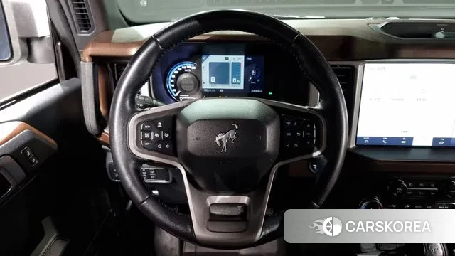 Ford Bronco 6th Generation 2022 Светло-серебряный цвет из Кореи, фото 3