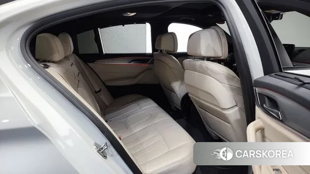 BMW 5 Series (G30) 2022 Белый из Кореи, фото 3