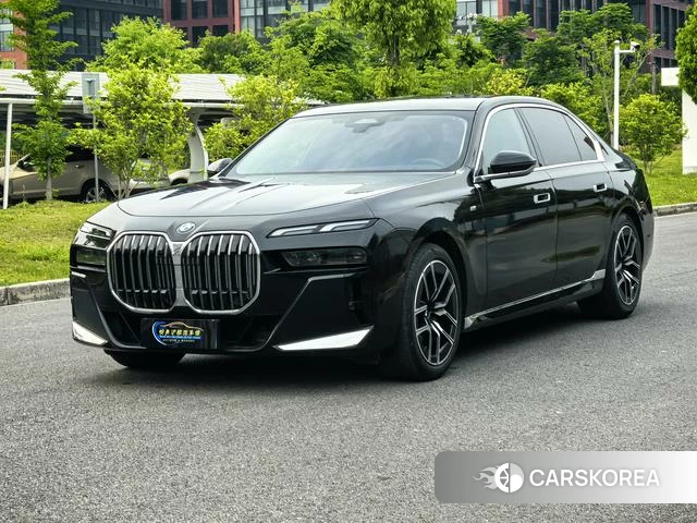 BMW 7 series 2023 Черный из Китая, фото 3