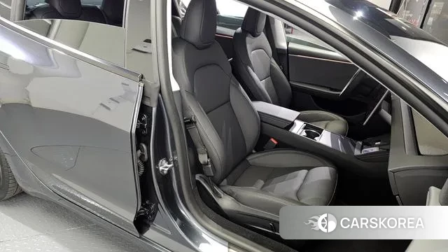 Tesla Model 3 2025 Серый из Кореи, фото 3