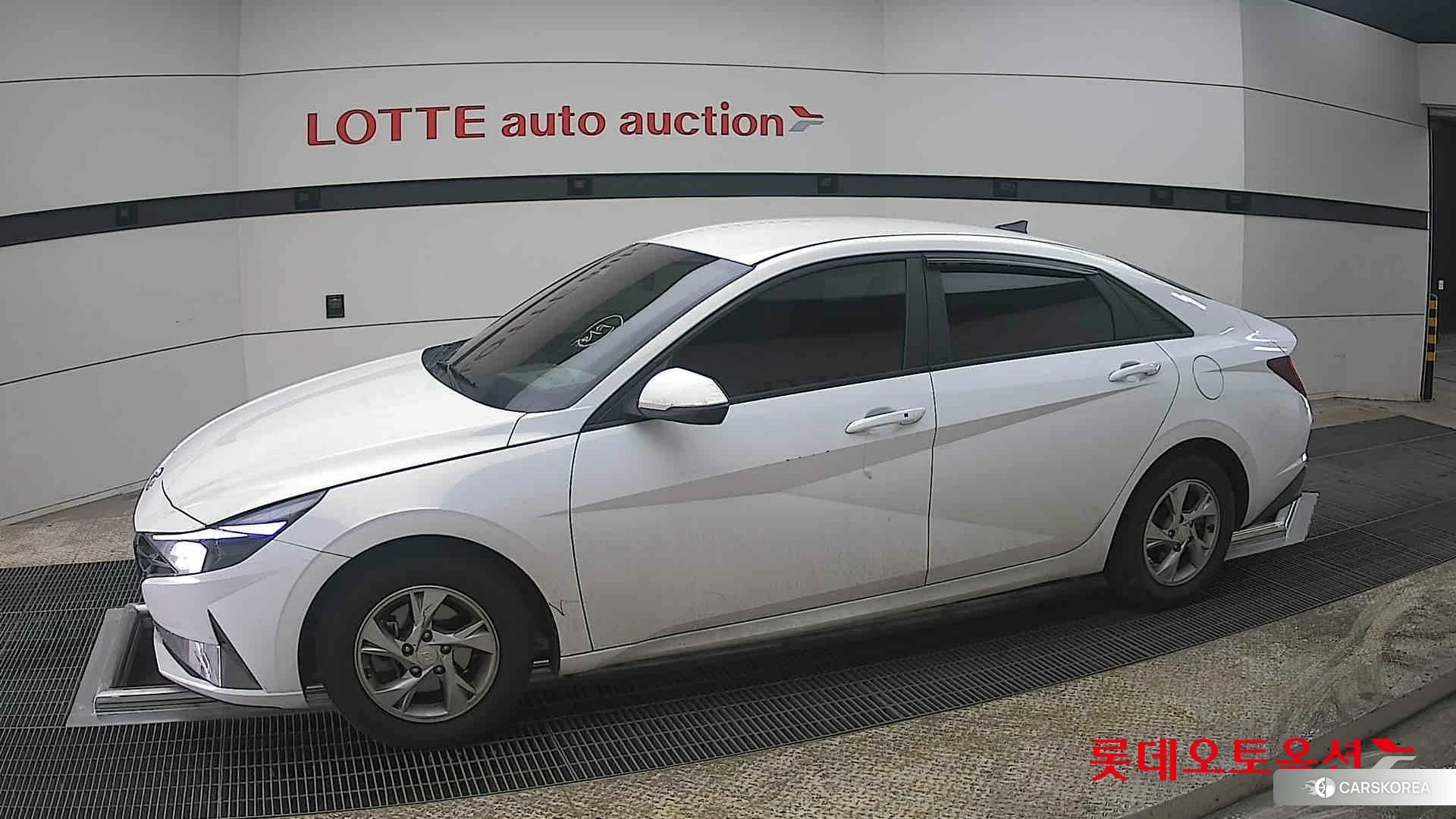 Hyundai Avante 2023 Atlas White из Кореи, фото 3