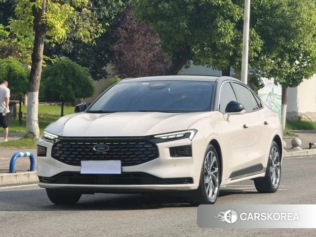 Ford Mondeo 2023 Белый из Китая, фото 3