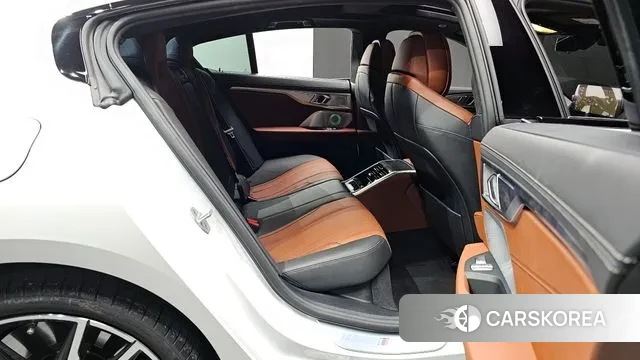 BMW 8 Series (G15) 2025 Белый из Кореи, фото 3