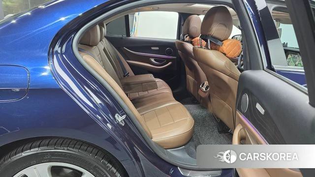 Mercedes-Benz E-Class W213 2018 Синий из Кореи, фото 3