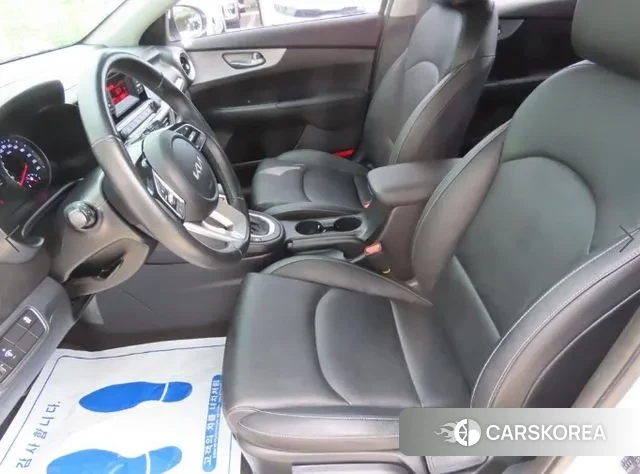 Kia The New K3 2nd generation 2022 Белый из Кореи, фото 3