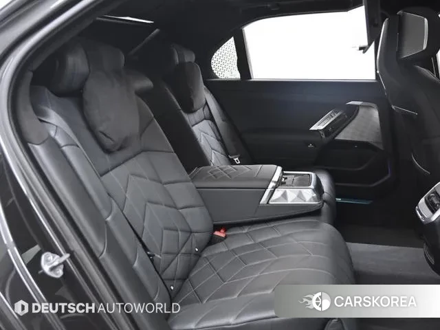 BMW 7 Series (G70) 2023 Серый из Кореи, фото 3