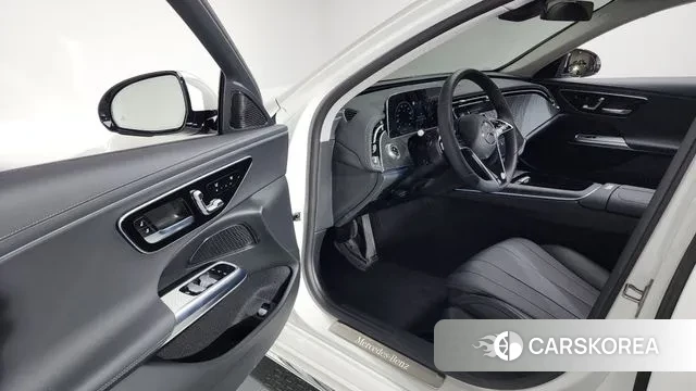 Mercedes-Benz E-Class W214 2024 Белый из Кореи, фото 3