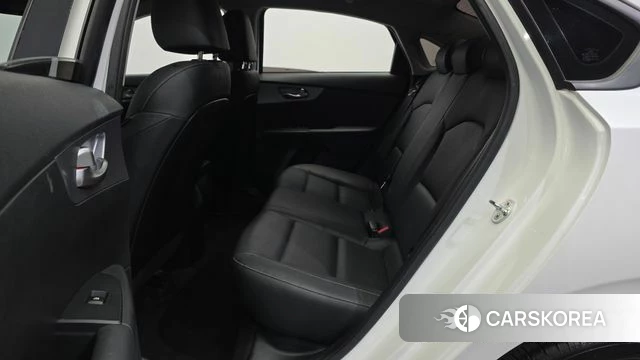 Kia The New K3 2nd generation 2021 Белый из Кореи, фото 3