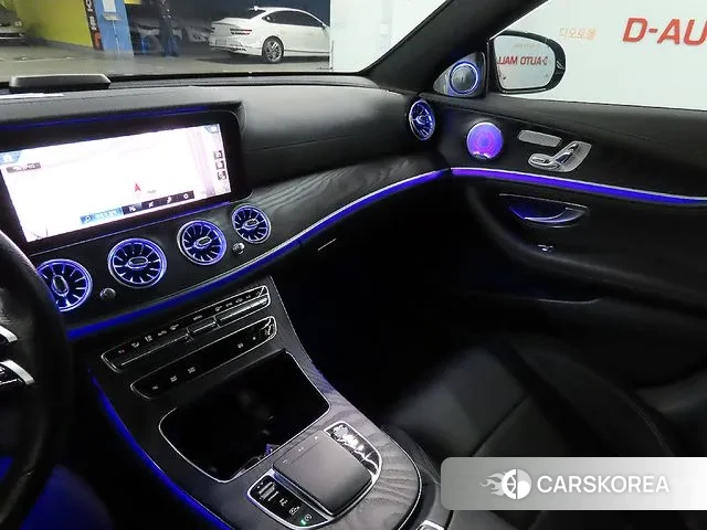 Mercedes-Benz E-Class W213 2021 Черный из Кореи, фото 3