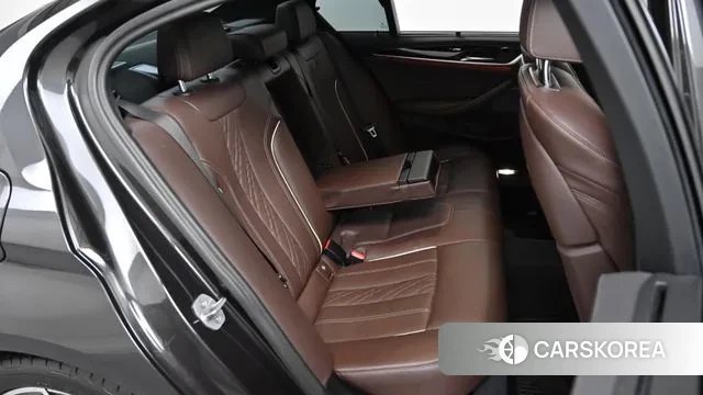 BMW 5 Series (G30) 2023 Серый из Кореи, фото 3