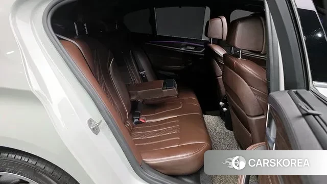 BMW 5 Series (G30) 2018 Белый из Кореи, фото 3