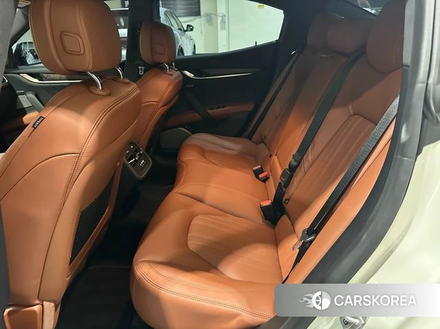 Maserati Ghibli 2023 Белый из Кореи, фото 3