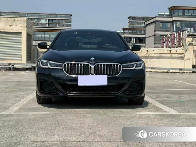BMW 5 series 2021 Черный из Китая, фото 3