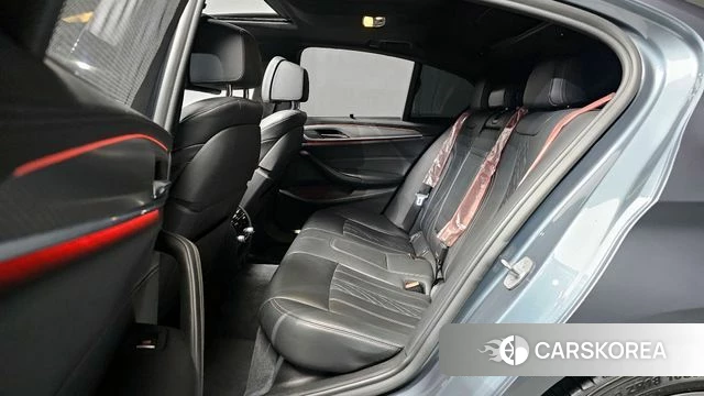 BMW 5 Series (G30) 2019 Серебристо-серый из Кореи, фото 3