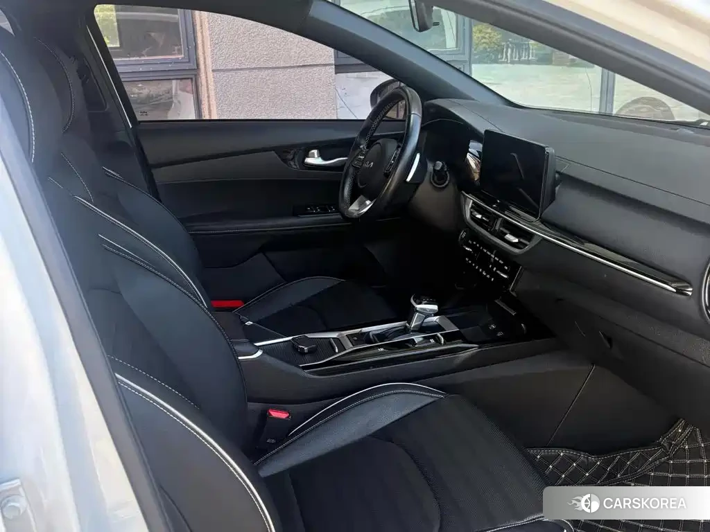 Kia K3 2024 Белый из Китая, фото 3