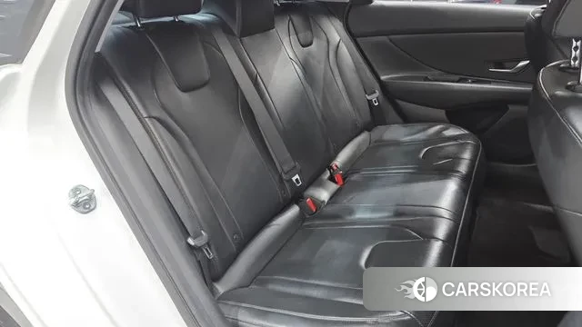 Hyundai Avante Hybrid (CN7) 2022 Белый из Кореи, фото 3