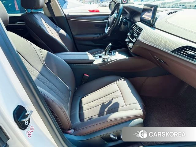BMW 5 series 2022 Белый из Китая, фото 3