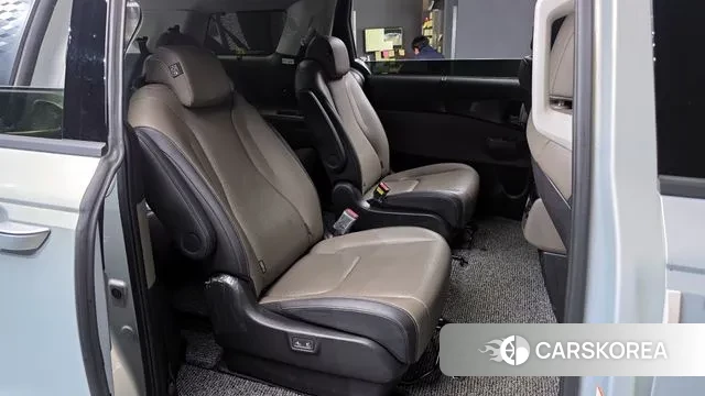Kia The New Carnival 4th Generation 2025 Серебристо-серый из Кореи, фото 3