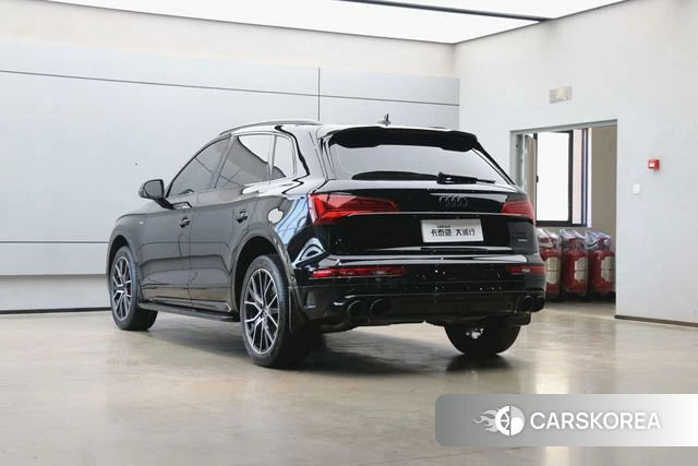 Audi Q5L 2024 Черный из Китая, фото 3