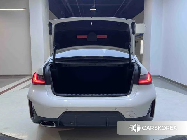 BMW 3 series 2023 Белый из Китая, фото 3