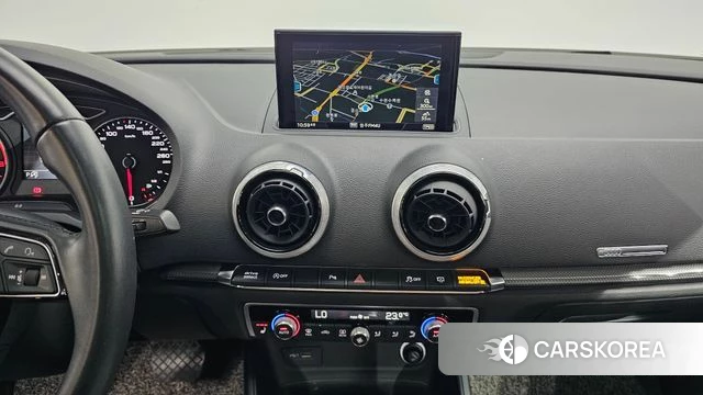 Audi New A3 2018 Белый из Кореи, фото 3