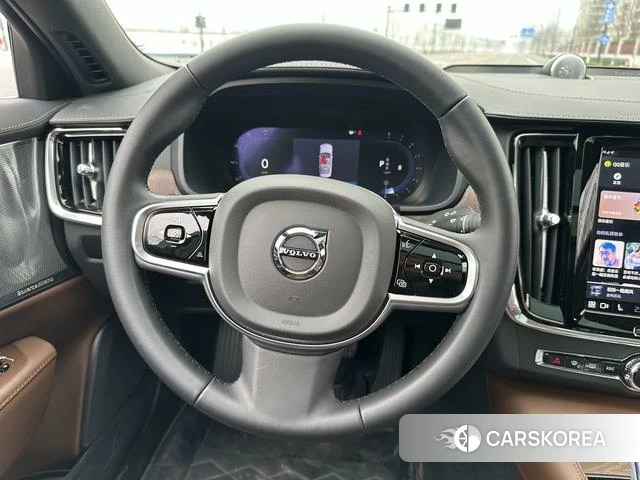 Volvo S90 2024 Черный из Китая, фото 3