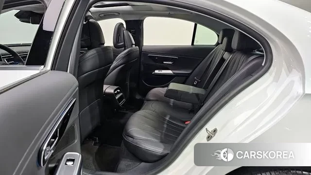 Mercedes-Benz E-Class W214 2024 Белый из Кореи, фото 3