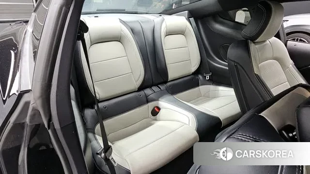 Ford Mustang 7th Generation 2024 Черный из Кореи, фото 3