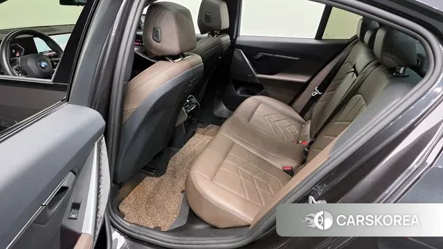 BMW 5 Series (G60) 2024 Серый из Кореи, фото 3