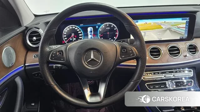 Mercedes-Benz E-Class W213 2018 Белый из Кореи, фото 3