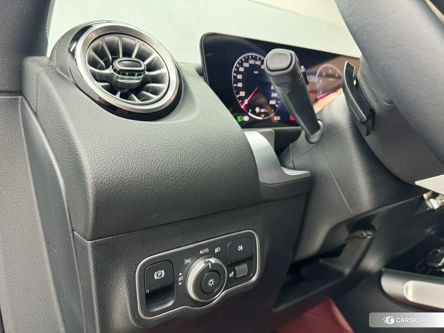 Mercedes-Benz GLB 2023 Черный из Китая, фото 3