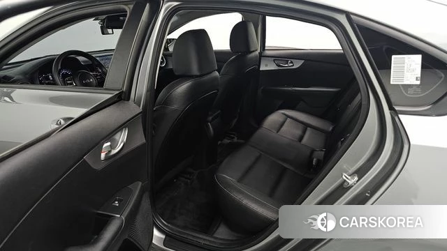Kia The New K3 2nd generation 2021 Серебристо-серый из Кореи, фото 3