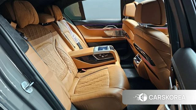 BMW 7 Series (G11) 2022 Серебристо-серый из Кореи, фото 3