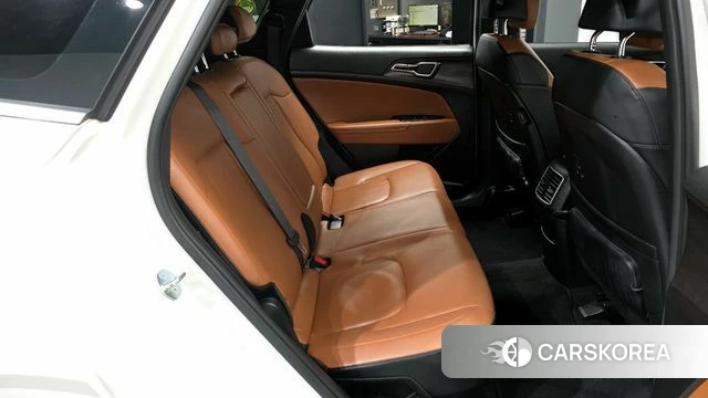 Kia Sportage 5th Generation Hybrid 2023 Белый из Кореи, фото 3