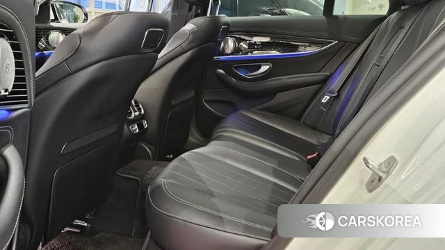 Mercedes-Benz E-Class W213 2018 Белый из Кореи, фото 3