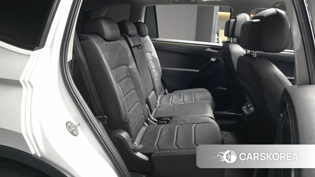 Volkswagen Tiguan Allspace 2022 Белый из Кореи, фото 3