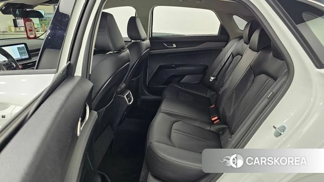 Kia The New K5 3rd generation 2025 Белый из Кореи, фото 3