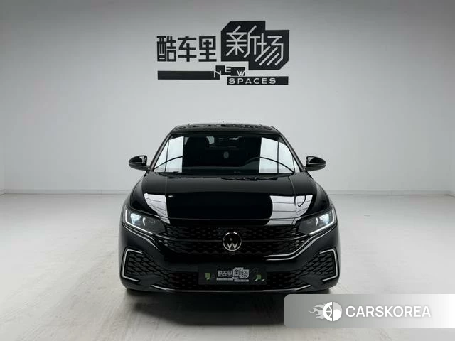 Volkswagen Passat 2025 Черный из Китая, фото 3