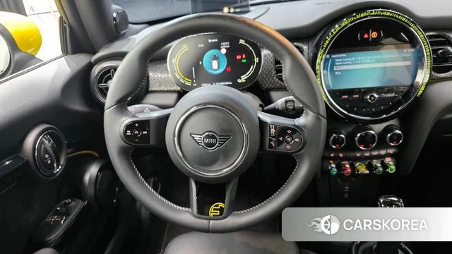 Mini Cooper Electric 2023 Черный из Кореи, фото 3