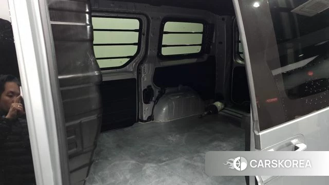 Hyundai Staria 2021 Серебристо-серый из Кореи, фото 3