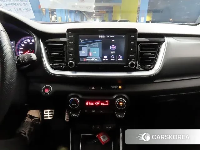 Kia Stonic 2019 Белый из Кореи, фото 3