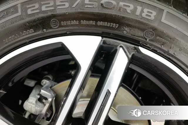 Roewe D7 DMH 2024 Темно-серый из Китая, фото 3