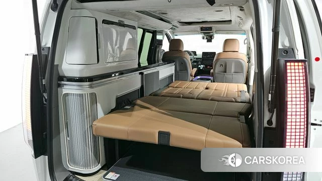 Hyundai Staria 2023 Белый из Кореи, фото 3