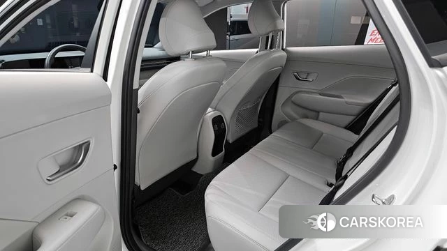 Hyundai Kona (SX2) 2024 Белый из Кореи, фото 3